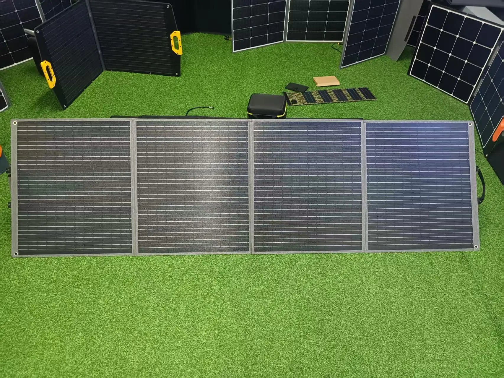 200W Portable Solar Panel IP65 Waterproof Foldable Solar Panel Power Backup Solar Charger for Power Station RV Camping Off Grid Magic Electronics Sb1faf6f08b57464f9fa94133ebb11448u